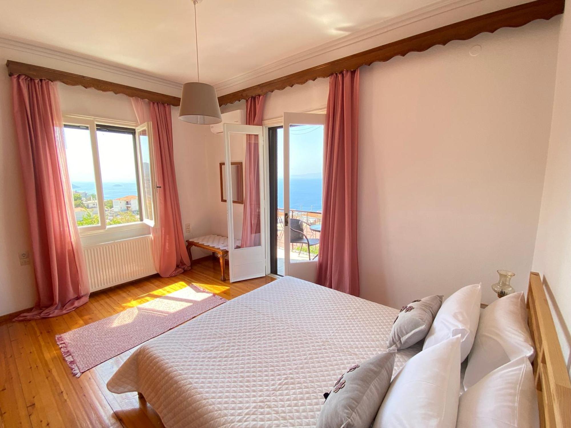 Demie And George Ηouse Villa Loutraki  Exterior photo